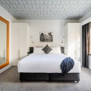Peppers Gallery Hotel Canberra